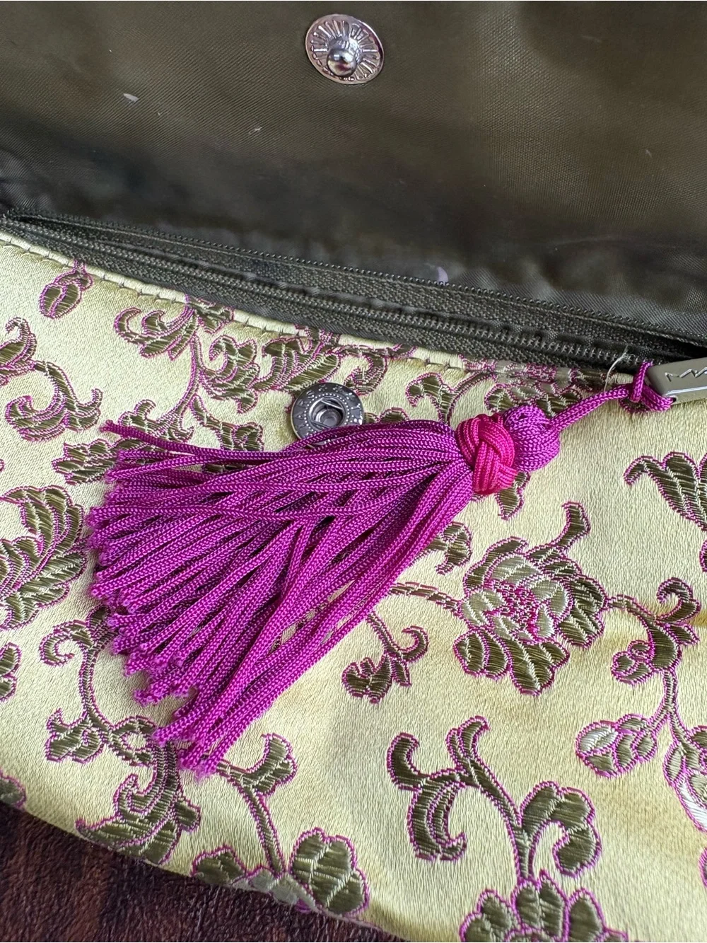 MAC travel  make up case with tassel